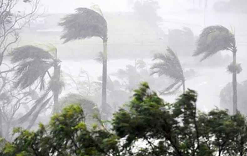 কিছুটা দুর্বল হয়েছে বুলবুল, অতিক্রম করছে খুলনা উপকূল ঘূর্ণিঝড়-Bulbul