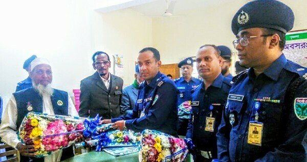 অবসরপ্রাপ্ত পুলিশ মুক্তিযোদ্ধাদের সংবর্ধনা অবসরপ্রাপ্ত পুলিশ মুক্তিযোদ্ধাদের সংবর্ধনা