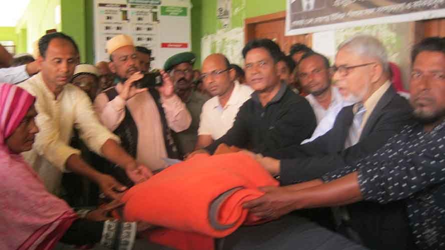 মাধবপুরে শীতার্তদের মাঝে উপজেলা চেয়ারম্যানের কম্বল বিতরণ মাধবপুরে শীতার্তদের মাঝে উপজেলা চেয়ারম্যানের কম্বল বিতরণ
