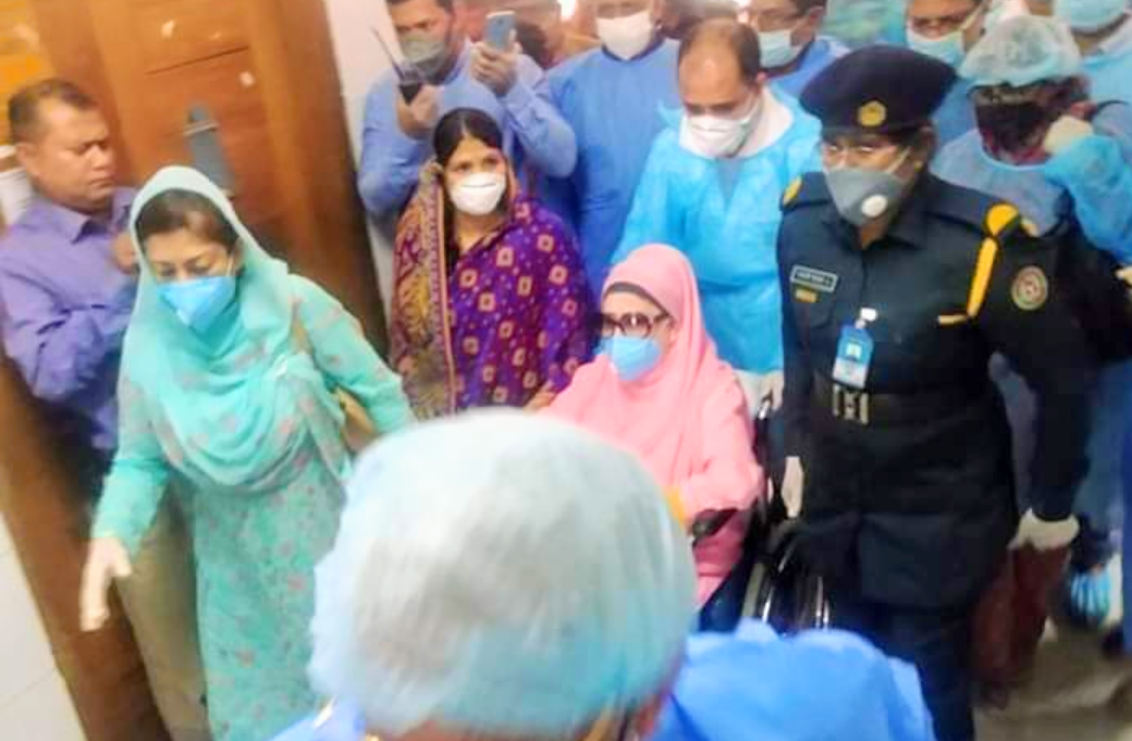 অবশেষে বেগম খালেদা জিয়ার মুক্তি লাভ অবশেষে বেগম খালেদা জিয়ার মুক্তি লাভ