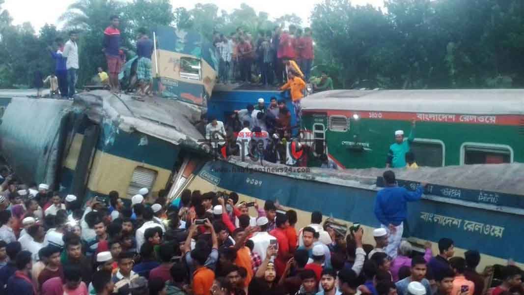 ট্রেন দুর্ঘটনায় নিহত হবিগঞ্জের ৫ পরিবার পেল ক্ষতিপূরণ ট্রেন দুর্ঘটনায় নিহত হবিগঞ্জের ৫ পরিবার পেল ক্ষতিপূরণ