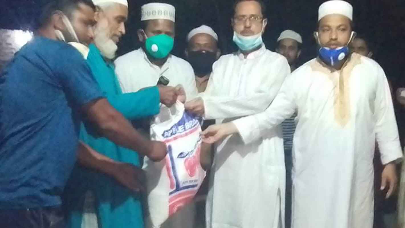 বানিয়াচংয়ে প্রবাসী ও যুবসমাজের উদ্যোগে অসহায় মানুষেদের মাঝে ত্রাণ বিতরণ বানিয়াচংয়ে প্রবাসী ও যুবসমাজের উদ্যোগে অসহায় মানুষেদের মাঝে ত্রাণ বিতরণ