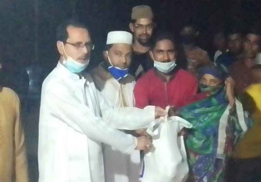 বানিয়াচংয়ে প্রবাসী ও যুবসমাজের উদ্যোগে অসহায় মানুষেদের মাঝে ত্রাণ বিতরণ বানিয়াচংয়ে প্রবাসী ও যুবসমাজের উদ্যোগে অসহায় মানুষেদের মাঝে ত্রাণ বিতরণ