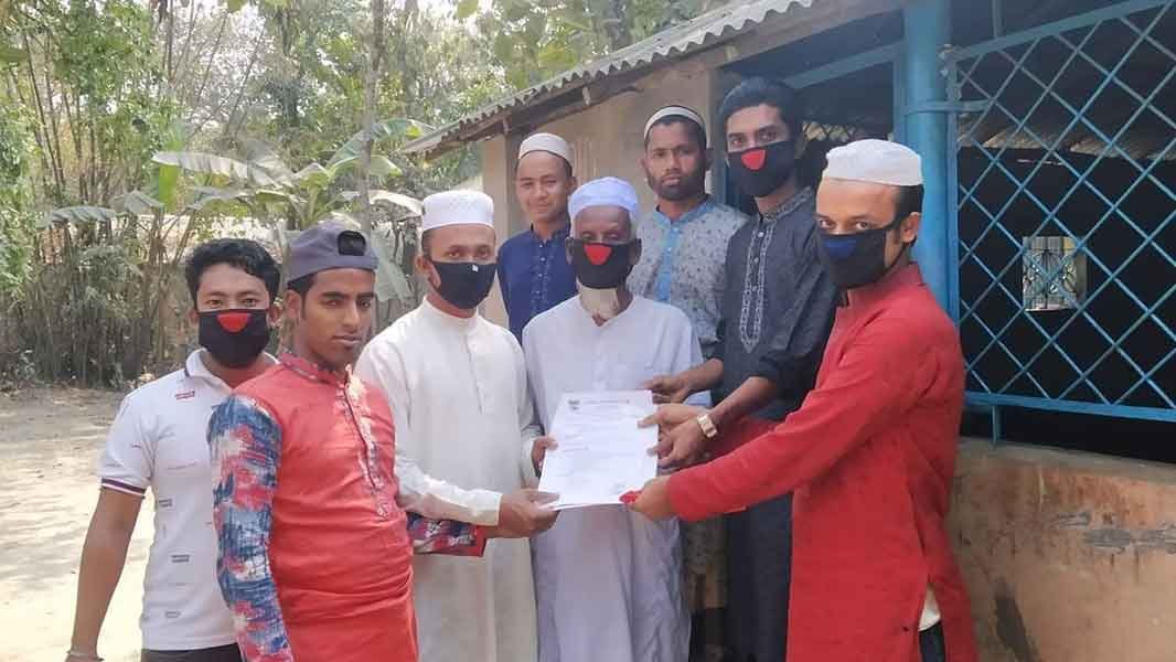 মনোহরদীতে সূর্যোদয়ের উদ্যোগে মাক্স বিতরণ মনোহরদীতে সূর্যোদয়ের উদ্যোগে মাক্স বিতরণ