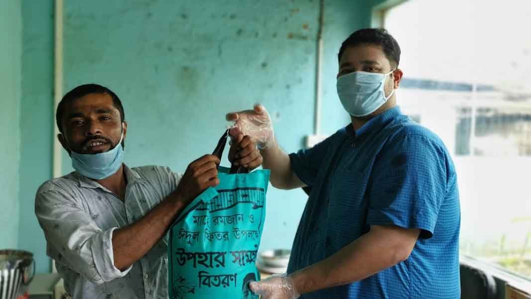 শায়েস্তাগঞ্জে সারোয়ার গ্রুপের অর্থায়নে দুস্থদের মাঝে ঈদ সামগ্রী বিতরণ শায়েস্তাগঞ্জে সারোয়ার গ্রুপের অর্থায়নে দুস্থদের মাঝে ঈদ সামগ্রী বিতরণ