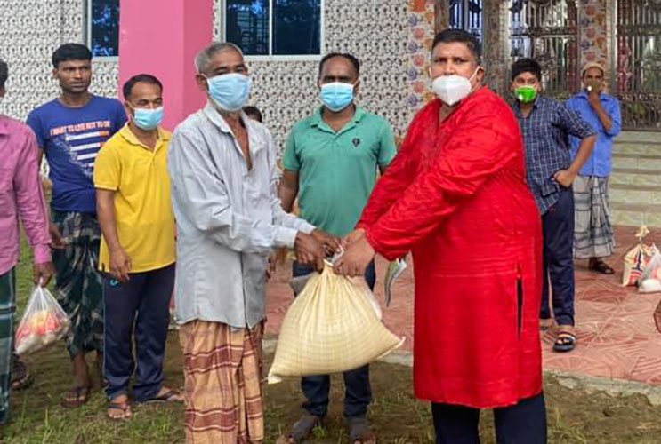 অসহায় শ্রমিকদের ঈদ উপহার দিলেন মোতাচ্ছিরুল ইসলাম Mutasirul-Islam