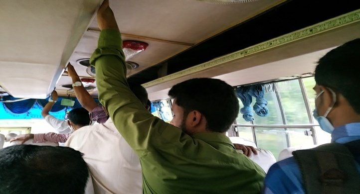 হবিগঞ্জ জেলায় গণপরিবহনে উপেক্ষিত স্বাস্থ্যবিধি হবিগঞ্জ জেলায় গণপরিবহনে উপেক্ষিত স্বাস্থ্যবিধি