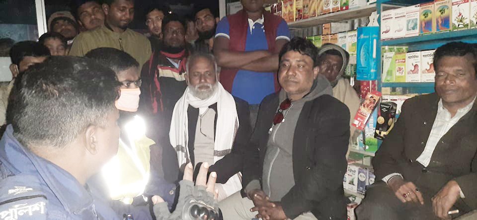 শায়েস্তাগঞ্জে ফুরকান আলীর বিরুদ্ধে রাসেল মার্কেটে হামলার অভিযোগ শায়েস্তাগঞ্জে ফুরকান আলীর বিরুদ্ধে রাসেল মার্কেটে হামলার অভিযোগ