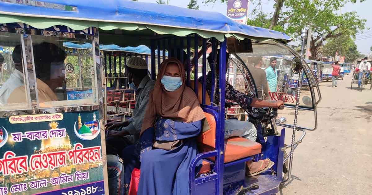 টমটম চালকদের কাছে যেনো অসহায় শহরবাসী টমটম চালকদের কাছে যেনো অসহায় শহরবাসী