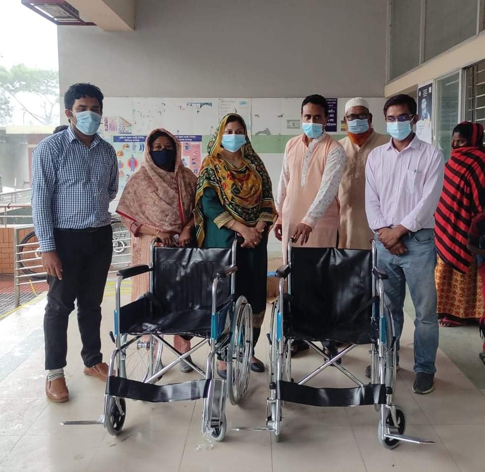 সদর হাসপাতালে তাসনুভা শামীম ফাউন্ডেশন এর পক্ষ থেকে ২টি হুইল চেয়ার প্রদান সদর হাসপাতালে তাসনুভা শামীম ফাউন্ডেশন এর পক্ষ থেকে ২টি হুইল চেয়ার প্রদান