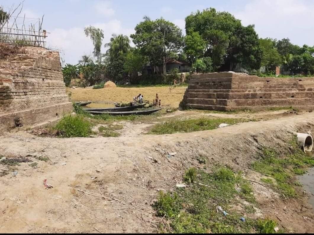 লাখাইয়ে ব্রীজ না থাকায় জনসাধারণের চরম ভোগান্তি লাখাইয়ে ব্রীজ না থাকায় জনসাধারণের চরম ভোগান্তি