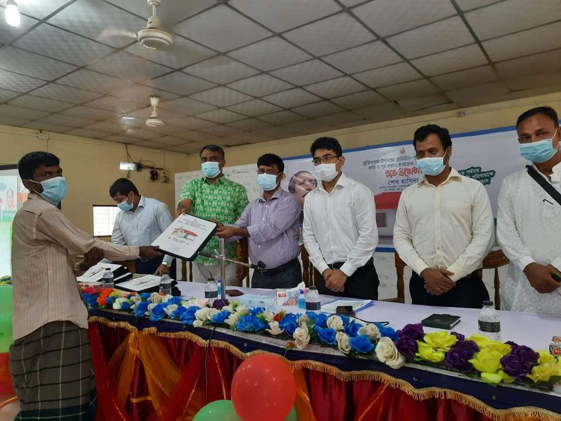 লাখাইয়ে প্রধানমন্ত্রীর দেওয়া আশ্রায়ন প্রকল্পের চাবি হস্তান্তর লাখাইয়ে প্রধানমন্ত্রীর দেওয়া আশ্রায়ন প্রকল্পের চাবি হস্তান্তর