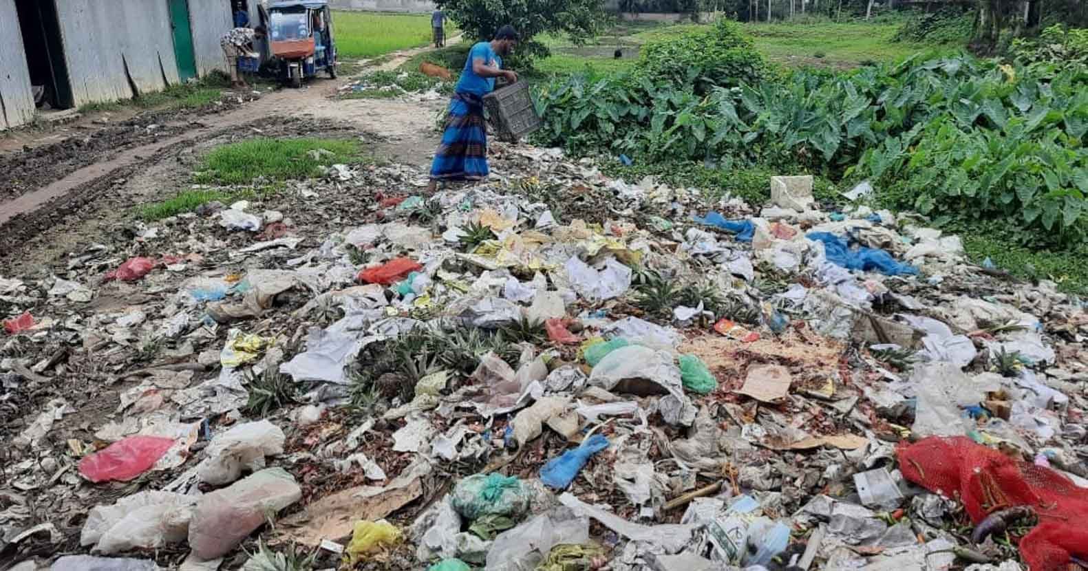 লাখাইয়ের বুল্লাবাজারে নেই বর্জ্য ব্যাবস্থাপনা, নির্বিকার সংশ্লিষ্ঠ কর্তৃপক্ষ লাখাইয়ের বুল্লাবাজারে নেই বর্জ্য ব্যাবস্থাপনা নির্বিকার সংশ্লিষ্ঠ কর্তৃপক্ষ