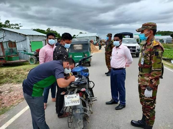 আজমিরীগঞ্জে লকডাউনের ৭ম দিনে ৭ হাজার ২’শ টাকা জরিমানা আজমিরীগঞ্জে লকডাউনের ৭ম দিনে ৭ হাজার ২’শ টাকা জরিমানা