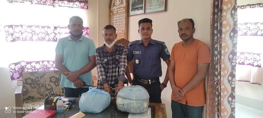মাধবপুরে পৃথক অভিযানে গাঁজাসহ নারী মাদক কারবারি সহ গ্রেফতার ২ মাধবপুরে পৃথক অভিযানে গাঁজাসহ নারী মাদক কারবারি সহ গ্রেফতার ২