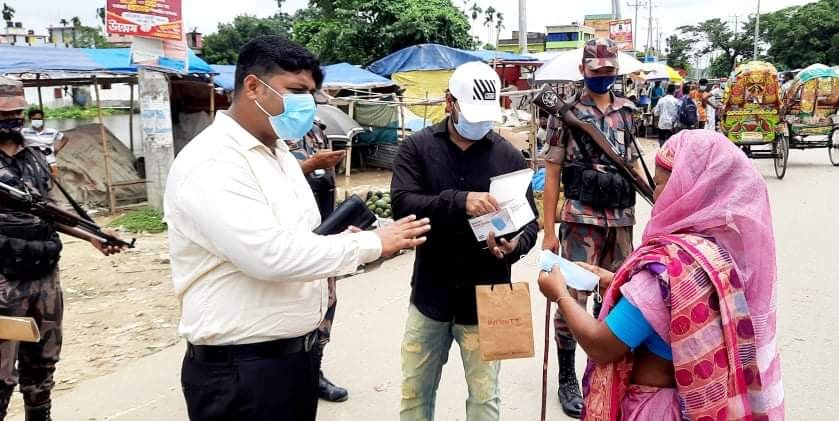 করোনা মোকাবেলায় বিধিনিষেধ বাস্তবায়নে জেলা প্রশাসনের টহল ও মোবাইল কোর্ট করোনা মোকাবেলায় বিধিনিষেধ বাস্তবায়নে জেলা প্রশাসনের টহল ও মোবাইল কোর্ট