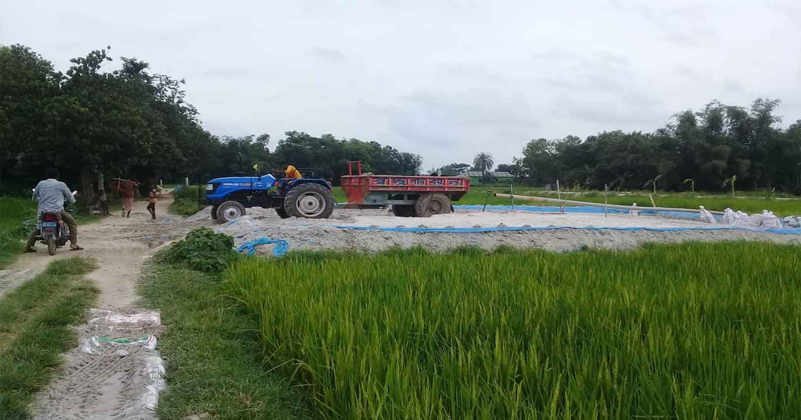 মাধবপুরে গ্রামীণ জনপদে অবৈধভাবে বালু পাচার, এলাকাবাসীর মধ্যে ক্ষোভের সৃষ্টি মাধবপুরে গ্রামীণ জনপদে অবৈধভাবে বালু পাচার
