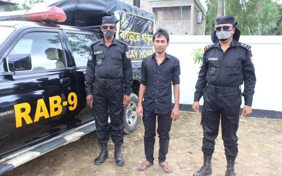 মাধবপুরে পেশাদার মাদক ব্যবসায়ী আটক মাধবপুরে পেশাদার মাদক ব্যবসায়ী আটক