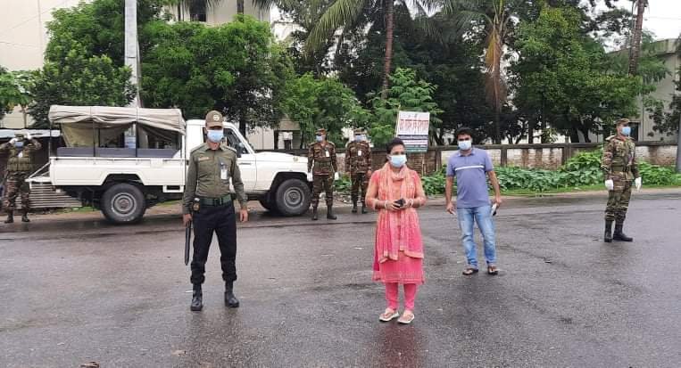 সদর উপজেলায় কঠোর লগডাউনের ২য় দিনে প্রশাসনের অভিযান সদর উপজেলায় কঠোর লগডাউনের ২য় দিনে প্রশাসনের অভিযান