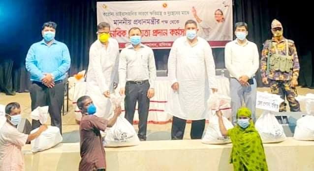 হবিগঞ্জে অসহায় দুঃস্থদের মাঝে প্রধানমন্ত্রীর সহায়তা প্রদান হবিগঞ্জে অসহায় দুঃস্থদের মাঝে প্রধানমন্ত্রীর সহায়তা প্রদান