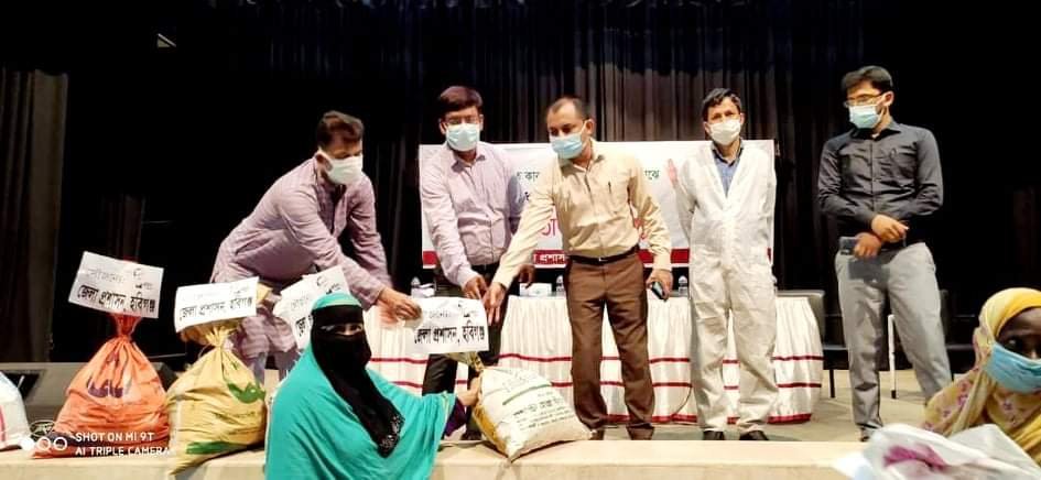 হবিগঞ্জে প্রধানমন্ত্রীর পক্ষ থেকে মানবিক সহায়তা প্রদান হবিগঞ্জে প্রধানমন্ত্রীর পক্ষ থেকে মানবিক সহায়তা প্রদান