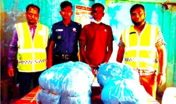 মাধবপুরে মাদক ব্যবসায়ী মোটরসাইকেলসহ আটক মাধবপুরে মাদক ব্যবসায়ী মোটরসাইকেলসহ আটক