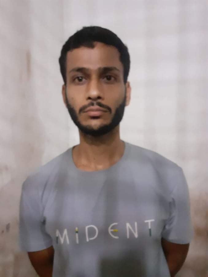 শহরের পোদ্দারবাড়ি থেকে ডিবির হাতে ইয়াবাসহ মাদক ব্যবসায়ী গ্রেফতার শহরের পোদ্দারবাড়ি থেকে ডিবির হাতে ইয়াবাসহ মাদক ব্যবসায়ী গ্রেফতার