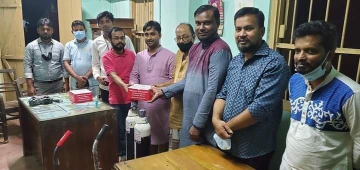 মানবসেবা’রঅক্সিজেন ব্যাংকে’ দু’জন প্রবাসী কমিউনিটি ব্যক্তিত্বের ২ টি অক্সিজেন সিলিন্ডার প্রদান মানবসেবা'রঅক্সিজেন ব্যাংকে' দু'জন প্রবাসী কমিউনিটি ব্যক্তিত্বের ২ টি অক্সিজেন সিলিন্ডার প্রদান