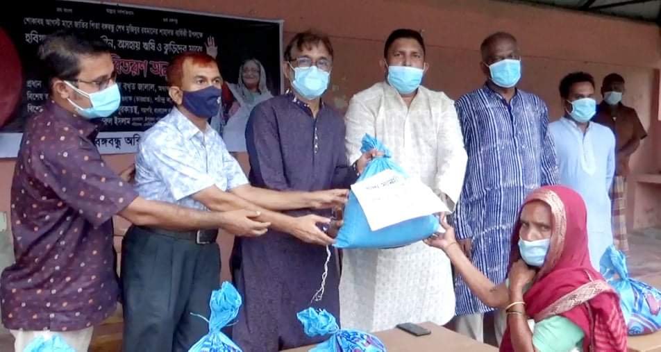 বঙ্গবন্ধু অক্সি এন্ড ফুড হেল্প এর খাদ্য সহায়তা প্রদান বঙ্গবন্ধু অক্সি এন্ড ফুড হেল্প এর খাদ্য সহায়তা প্রদান