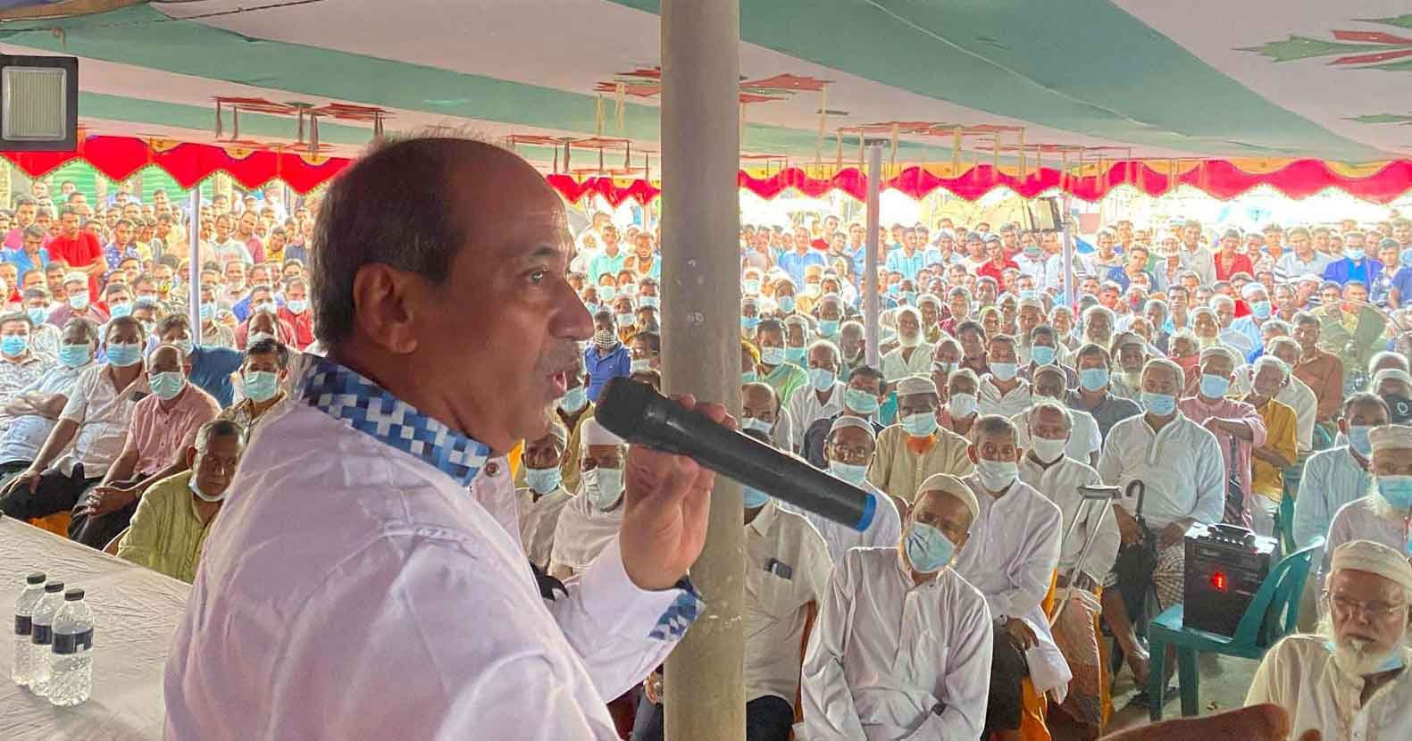 লোকড়ায় দীর্ঘদিনের বিরোধ নিষ্পত্তি করলেন এমপি আবু জাহির লোকড়ায় দীর্ঘদিনের বিরোধ নিষ্পত্তি করলেন এমপি আবু জাহির