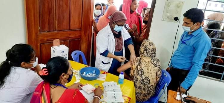 হবিগঞ্জে গণটিকা কার্যক্রমে টিকা গ্রহণ করছে ৪৭১৩৬ জন হবিগঞ্জে গণটিকা কার্যক্রমে টিকা গ্রহণ করছে ৪৭১৩৬ জন