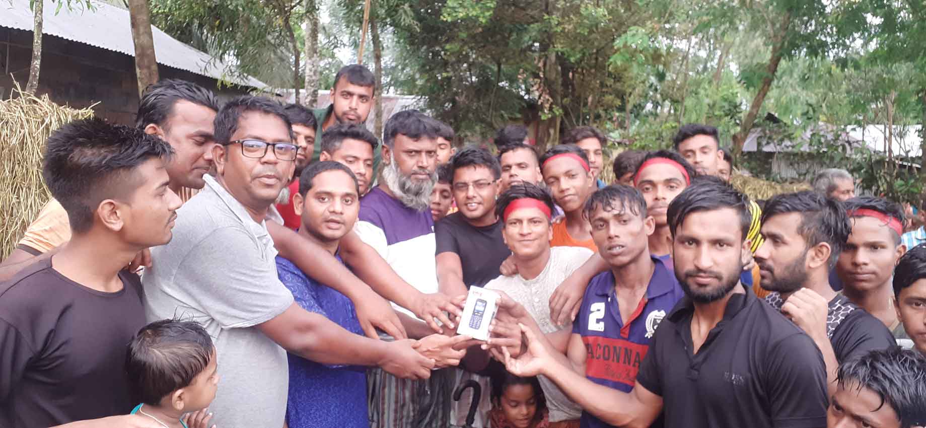 আতুকুড়া গ্রামের ডিঙ্গি নৌকা বাইচ প্রতিযোগিতা অনুষ্ঠিত আতুকুড়া গ্রামের ডেঙ্গি নৌকা বাইচ প্রতিযোগিতা অনুষ্ঠিত
