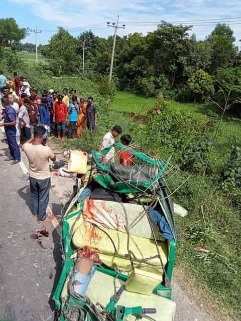মাধবপুরে সড়ক দুর্ঘটনায় শিশুসহ নিহত ৩ মাধবপুরে সড়ক দুর্ঘটনায় শিশুসহ নিহত ৩