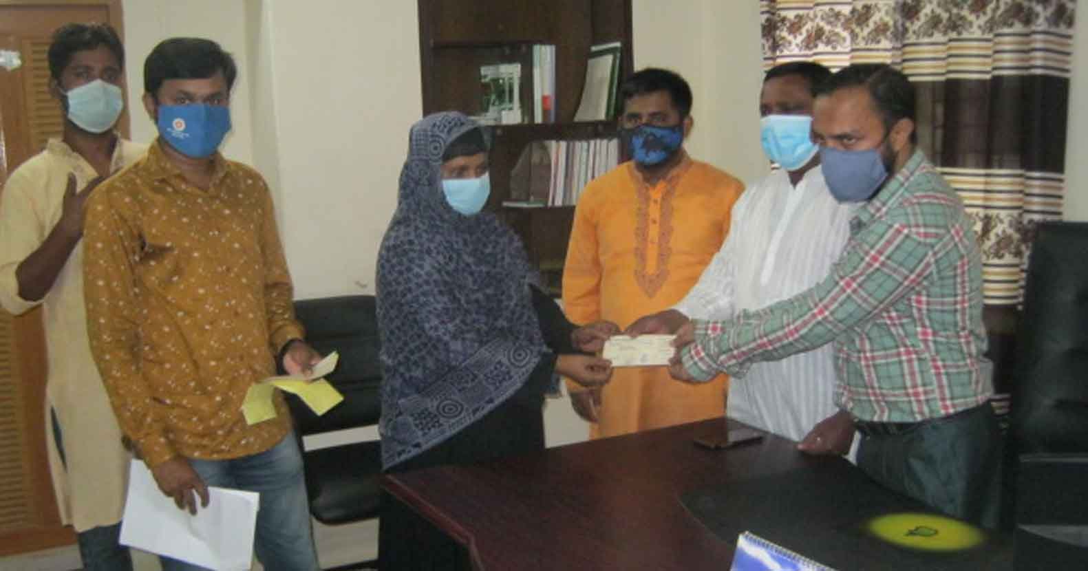 শায়েস্তাগঞ্জে চিকিৎসার জন্য ৭ জন কে প্রশাসনের সহায়তা চেক প্রদান শায়েস্তাগঞ্জে চিকিৎসার জন্য ৭ জন কে প্রশাসনের সহায়তা চেক প্রদান