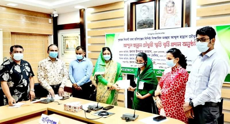 শিক্ষিত ও আদর্শ মানুষ হওয়ার স্বপ্ন দেখা উচিত – জেলা প্রশাসক শিক্ষিত ও আদর্শ মানুষ হওয়ার স্বপ্ন দেখা উচিত – জেলা প্রশাসক