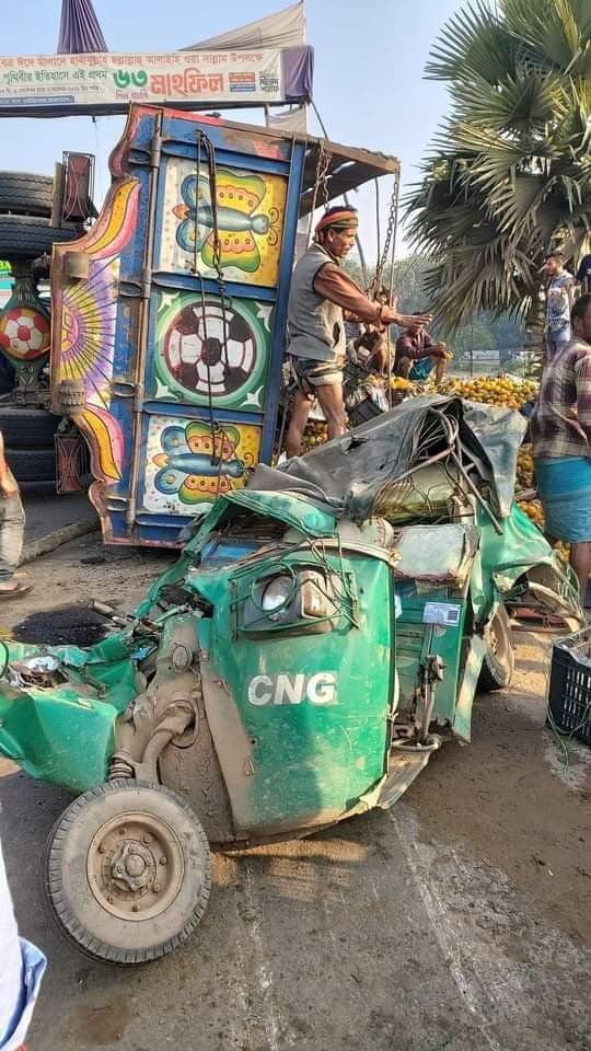 মাধবপুরে ট্রাকের নিচে চাপা পড়ে সিএনজি চালক নিহত মাধবপুরে ট্রাকের নিচে চাপা পড়ে সিএনজি চালক নিহত