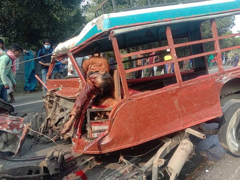 মাধবপুরে সড়ক দুর্ঘটনায় নিহত ১ গুরুতর আহত অনেক মাধবপুরে সড়ক দুর্ঘটনায় নিহত ১ গুরুতর আহত অনেক