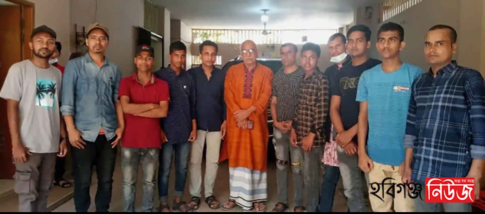 এমপি মজিদ খানের সাথে সাক্ষাৎ করলো লিবিয়া ফিরত ১১ যুবক এমপি মজিদ খানের সাথে সাক্ষাৎ করলো লিবিয়া ফিরত ১১ যুবক