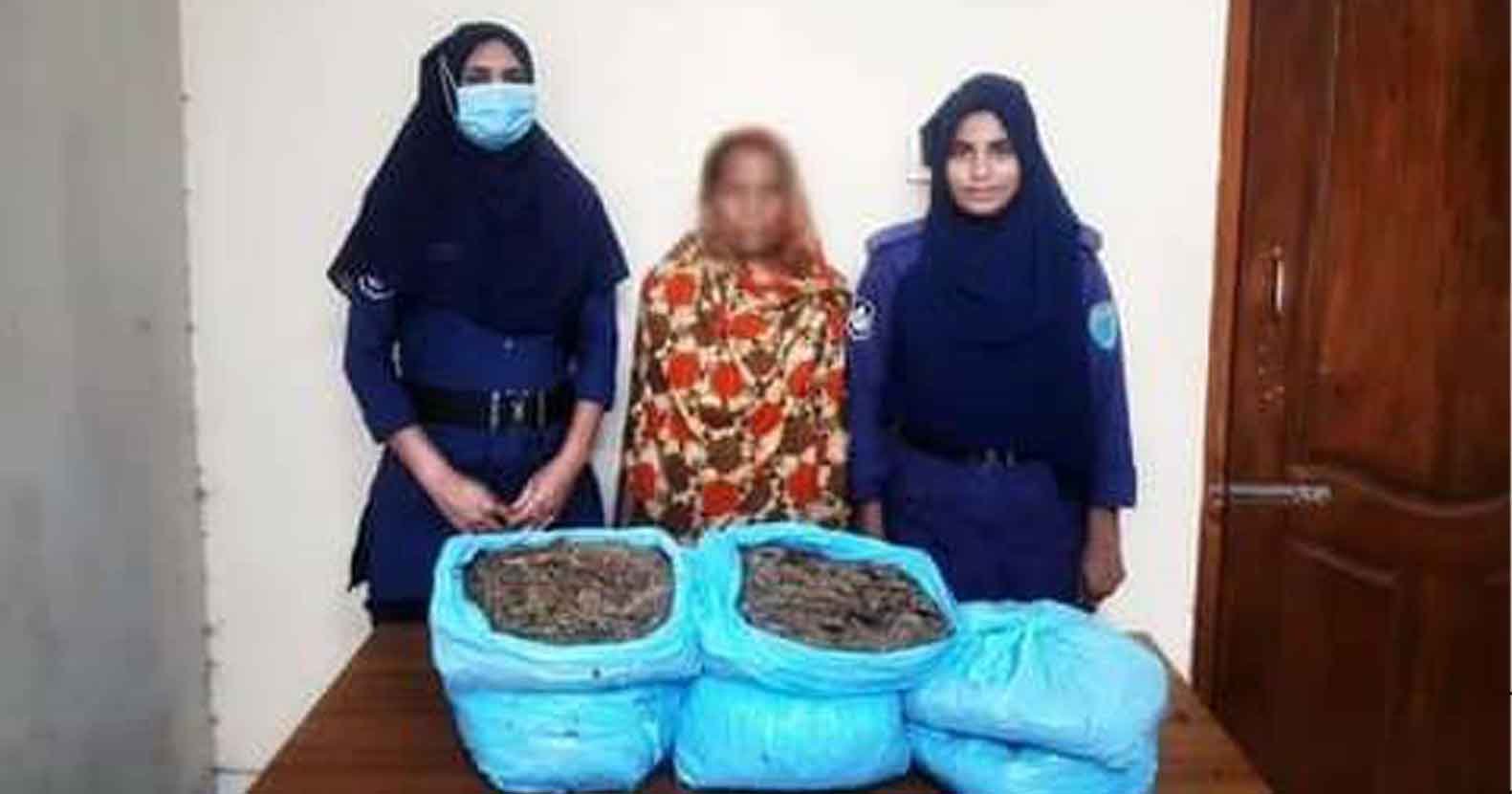 বানিয়াচং গাঁজাসহ মহিলা ব্যবসায়ী গ্রেফতার বানিয়াচং গাঁজাসহ মহিলা ব্যবসায়ী গ্রেফতার