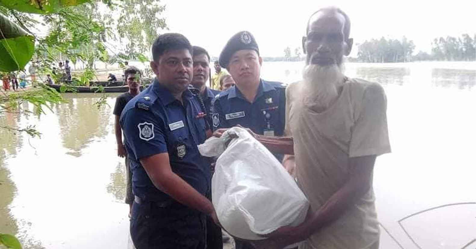 লাখাইয়ে পুলিশ সুপার পক্ষে ত্রান বিতরন লাখাইয়ে পুলিশ সুপার পক্ষে ত্রান বিতরন