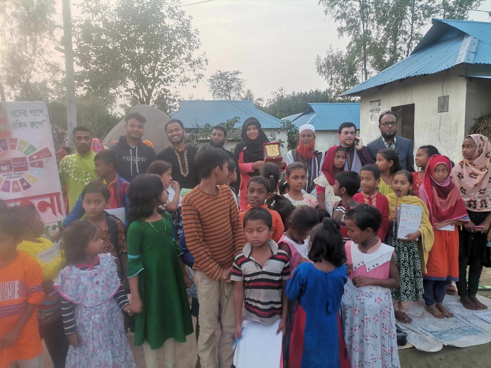 লাখাইয়ে শিক্ষার্থীদের মাঝে বস্ত্র ও উপকরণ বিতরণ