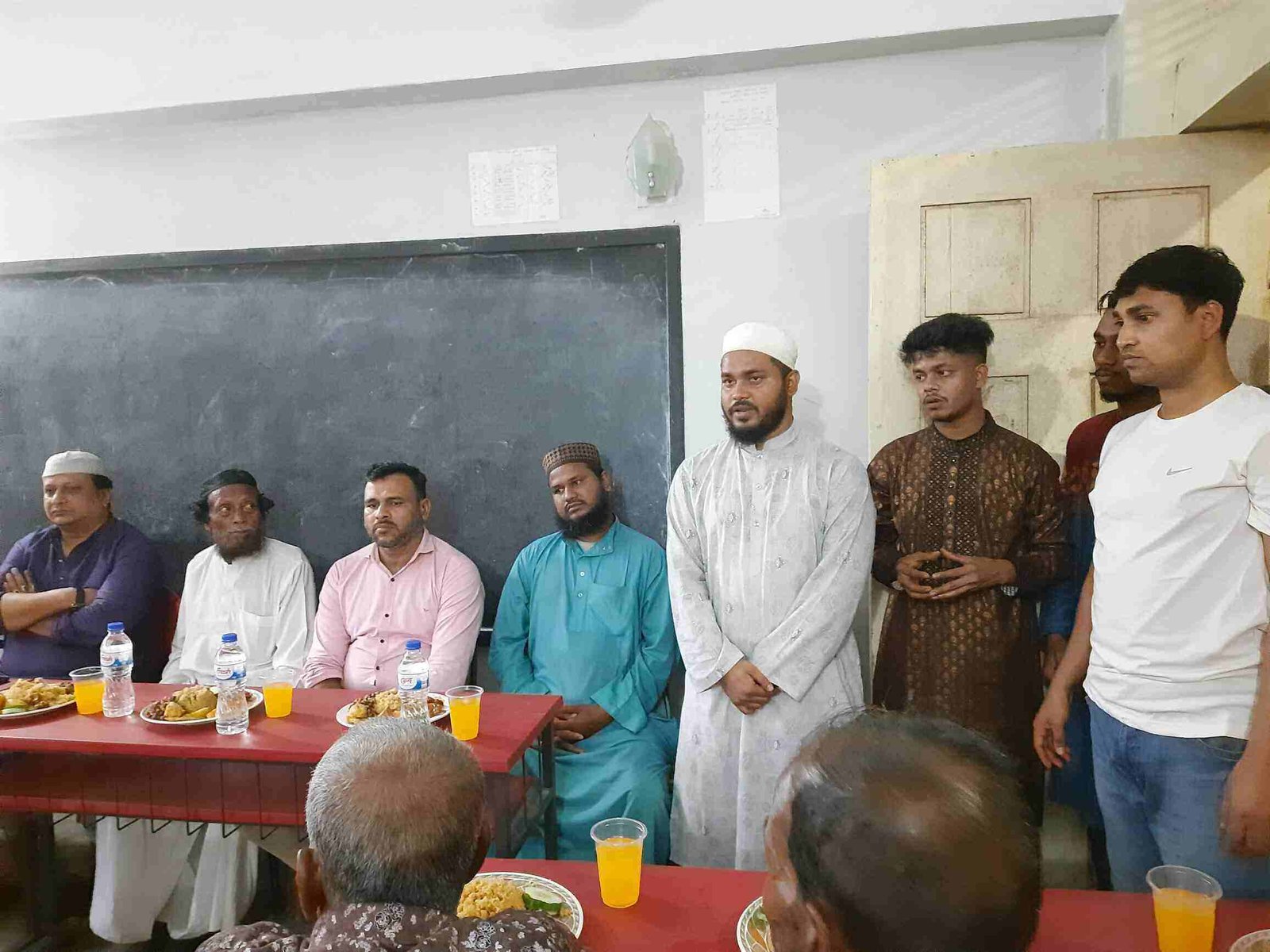 হাতিরথান রংধনু স্পোর্টিং ক্লাবের উদ্যোগে ইফতার মাহফিল