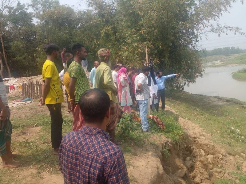 শায়েস্তাগঞ্জে নদীর বাঁধ এখনও মেরামত হয়নি , দুশ্চিন্তায় কয়েক হাজার মানুষ শায়েস্তাগঞ্জে নদীর বাঁধ এখনও মেরামত হয়নি , দুশ্চিন্তায় কয়েক হাজার মানুষ