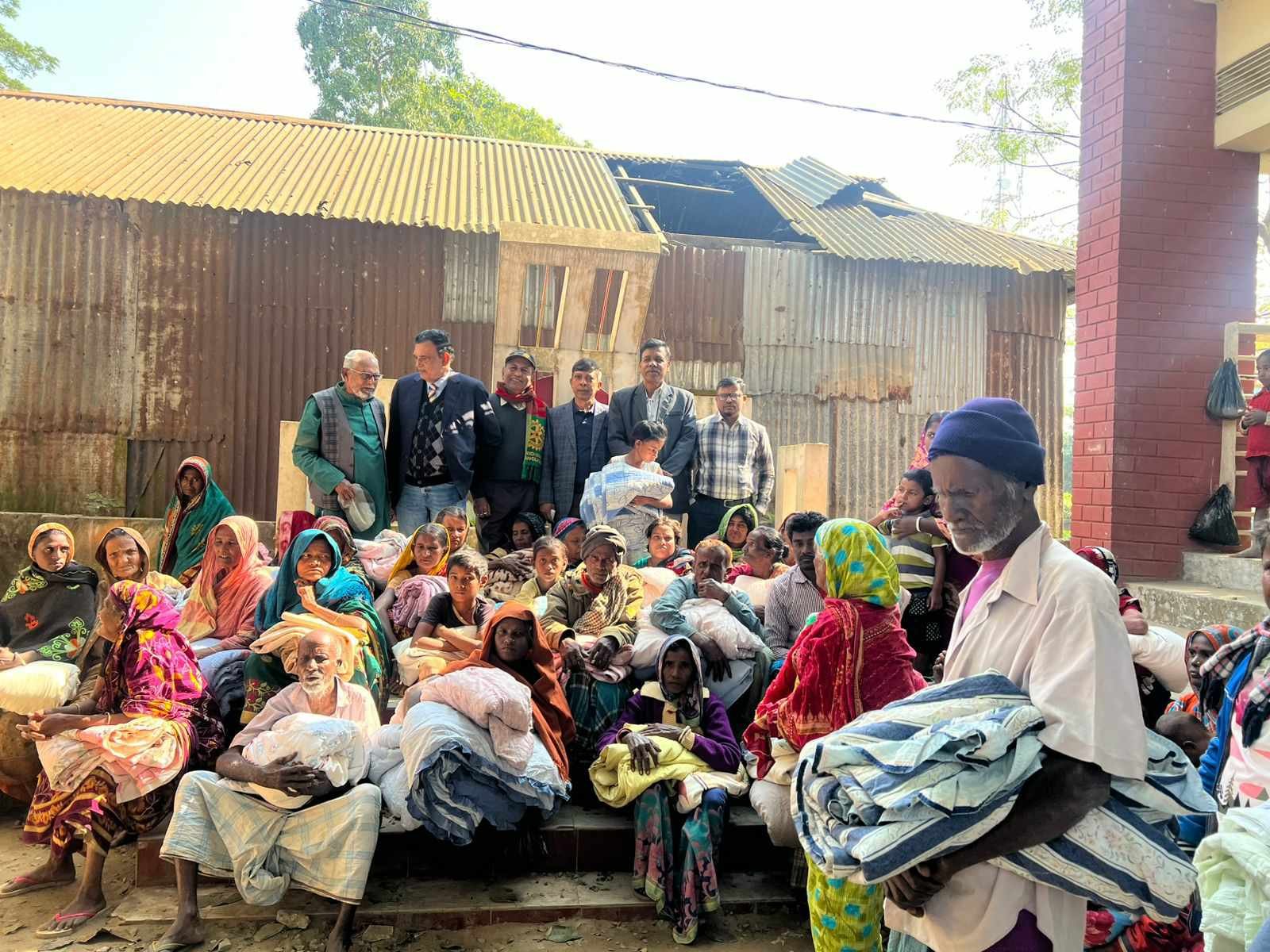 রোটারী ক্লাব অব হবিগঞ্জ সেন্ট্রালের শীতবস্ত্র বিতরণ রোটারী ক্লাব অব হবিগঞ্জ সেন্ট্রালের শীতবস্ত্র বিতরণ