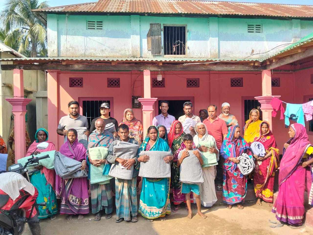 লাখাইয়ে সমাজ কল্যান সংগঠনের শীতবস্ত্র বিতরণ লাখাইয়ে সমাজ কল্যান সংগঠনের শীতবস্ত্র বিতরণ