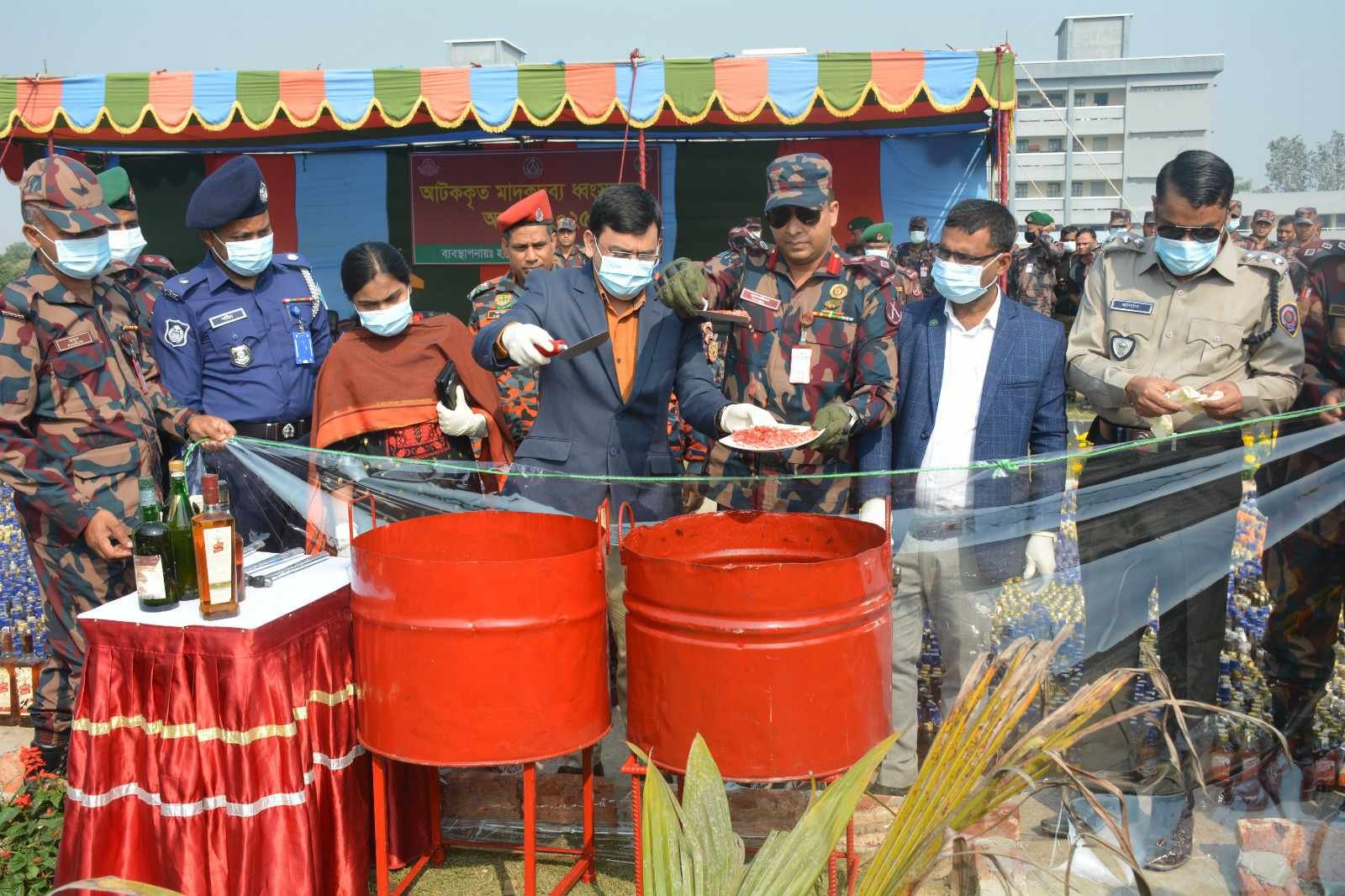 হবিগঞ্জে সাড়ে ৭ কোটি টাকার মাদক ধ্বংস করলো বিজিবি হবিগঞ্জে সাড়ে ৭ কোটি টাকার মাদক ধ্বংস করলো বিজিবি