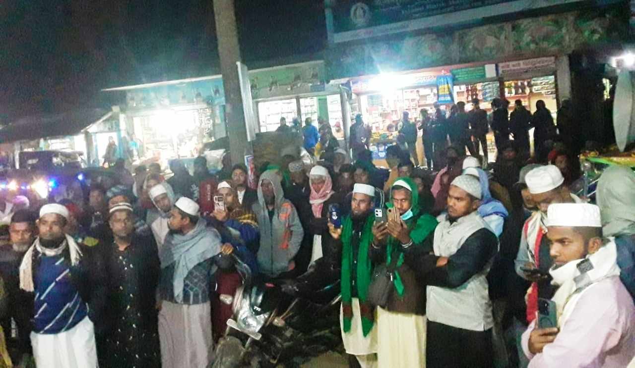 মদ, জুয়া ও বেহায়াপনার বিরুদ্ধে চুনারুঘাটে প্রতিবাদ সমাবেশ মদ, জুয়া ও বেহায়াপনার বিরুদ্ধে চুনারুঘাটে প্রতিবাদ সমাবেশ