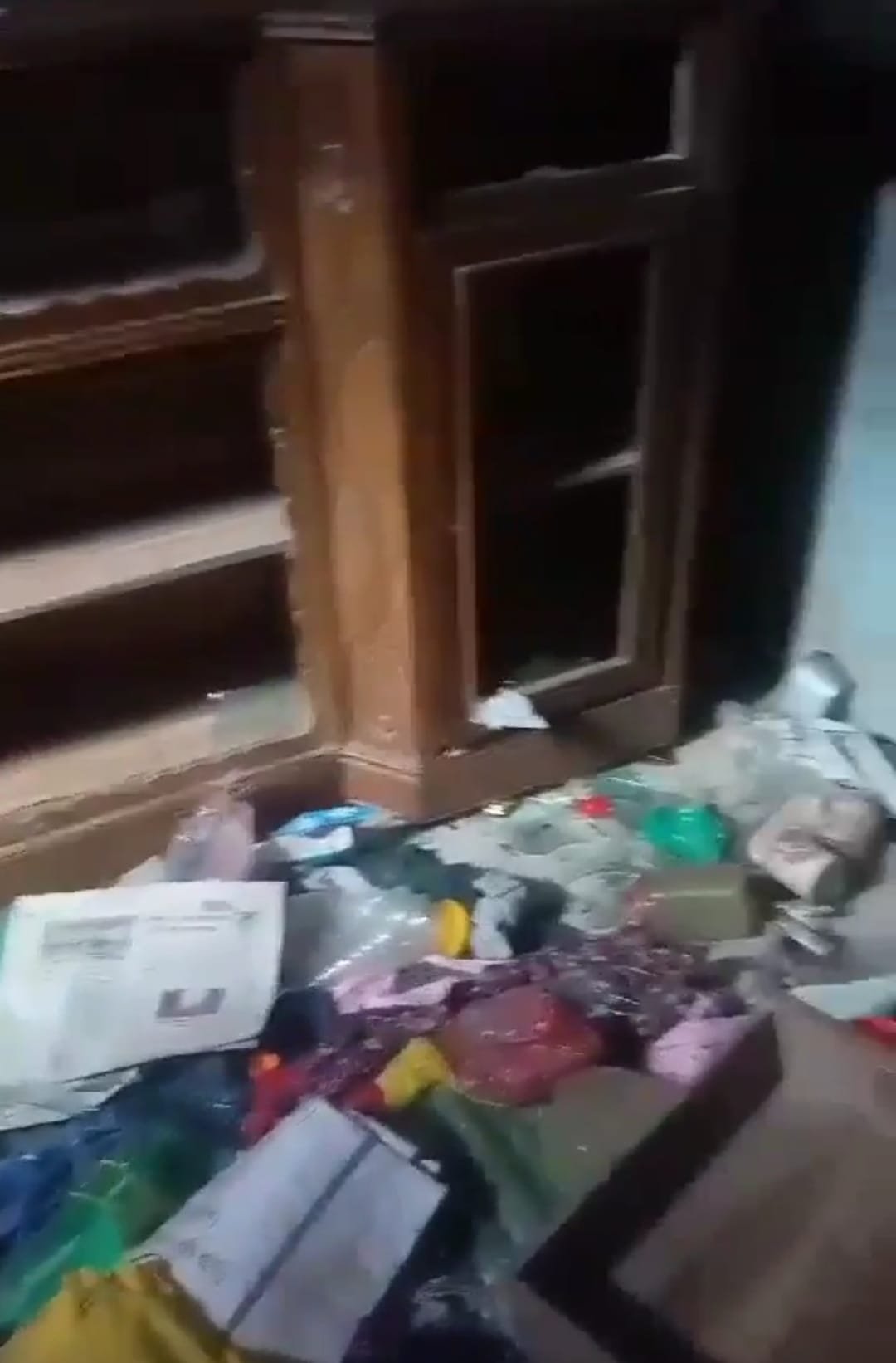 বানিয়াচংয়ে হত্যার জের ধরে বাড়ি ঘর ভাংচুর ও লুটপাট বানিয়াচংয়ে হত্যার জের ধরে বাড়ি ঘর ভাংচুর ও লুটপাট