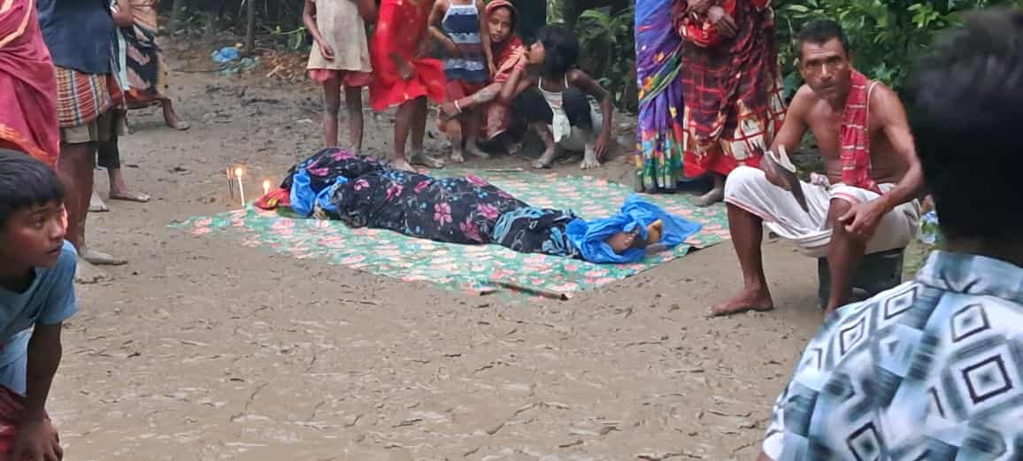 লাখাইয়ে গৃহবধূর রহস্যজনক মৃত্যু, স্বামীসহ শ্বশুর-শাশুড়ি পলাতক লাখাইয়ে গৃহবধূর রহস্যজনক মৃত্যু, স্বামীসহ শ্বশুর-শাশুড়ি পলাতক