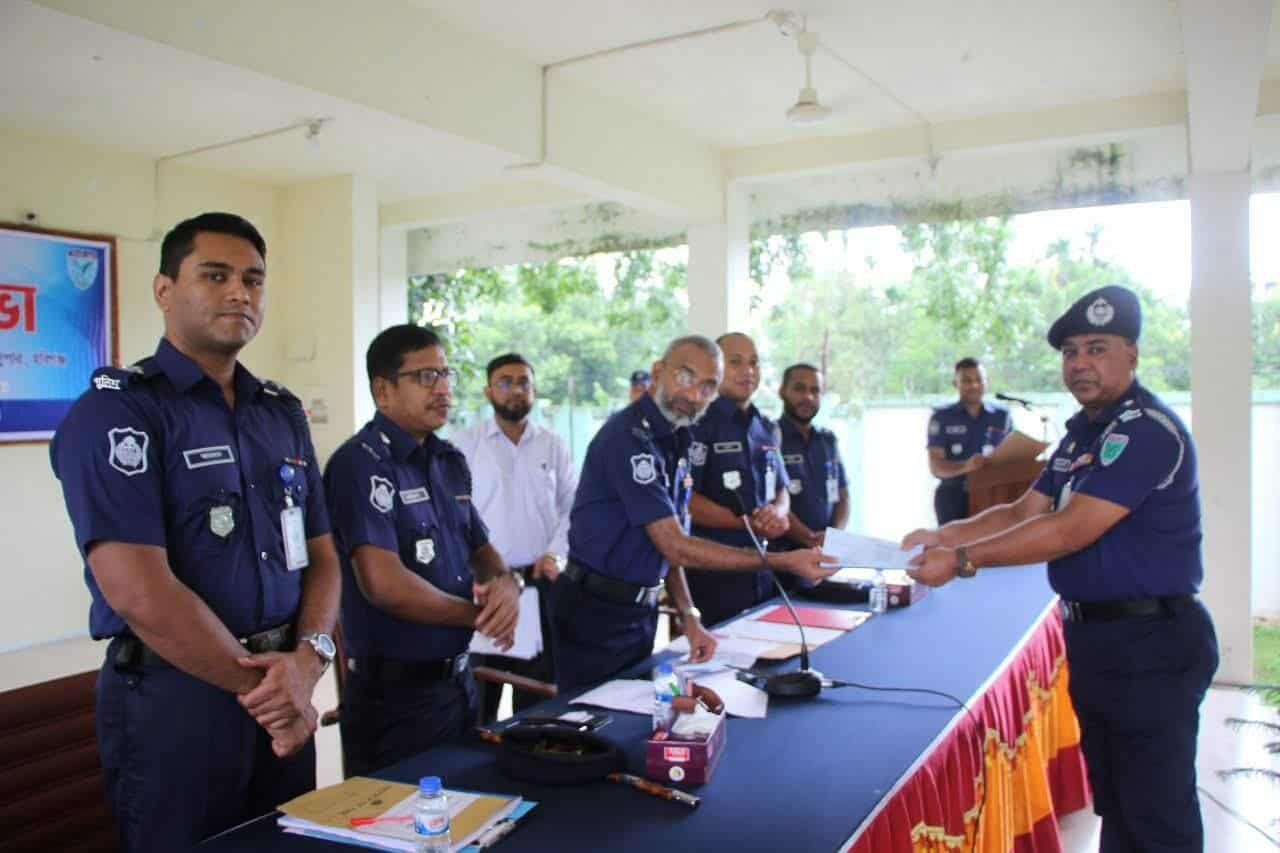লাখাই থানার ওসি মোঃ বন্দে আলী হবিগঞ্জ জেলার শ্রেষ্ঠ ওসি নির্বাচিত লাখাই থানার ওসি মোঃ বন্দে আলী হবিগঞ্জ জেলার শ্রেষ্ঠ ওসি নির্বাচিত